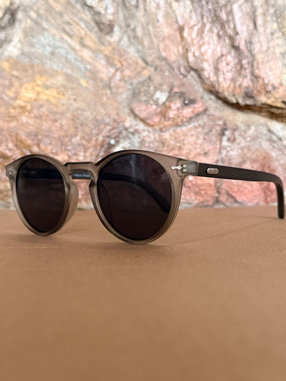 Óculos de Sol Beaga Fosco Polarizado Pequeno